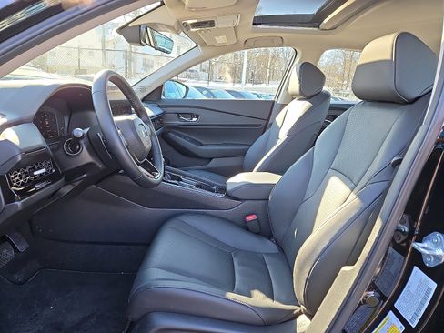 Used 2025 Honda Accord EX-L image 16