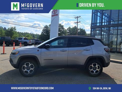 Used 2022 Jeep Compass Trailhawk w/ Trailhawk Elite Group AWD/4WD image 2