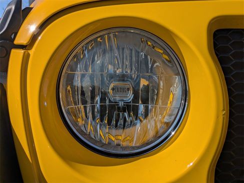 Used 2018 Jeep Wrangler Sport image 11