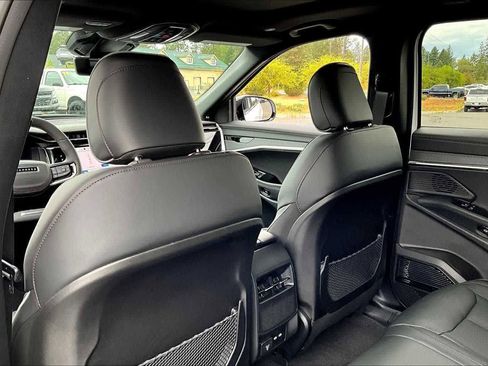 New 2025 Jeep Wagoneer S Limited w/ Comfort Package image 13