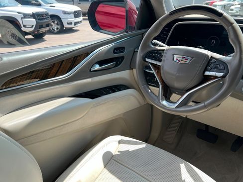 Used 2022 Cadillac Escalade Sport Platinum AWD/4WD image 12