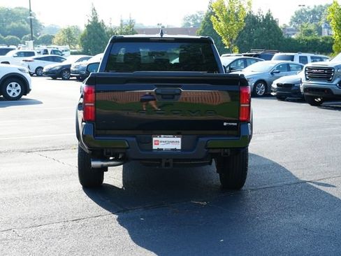 Used 2024 Toyota Tacoma TRD Off-Road AWD/4WD image 6