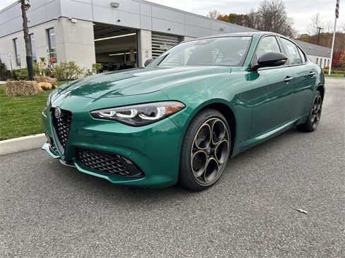 New 2025 Alfa Romeo Giulia AWD w/ Driving Assist Package image 4