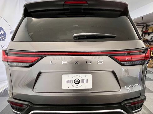 Used 2024 Lexus LX 600 F Sport image 4