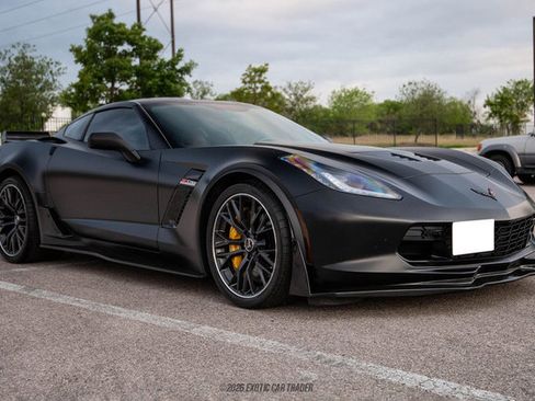 Used 2016 Chevrolet Corvette Z06 w/ 3LZ Preferred Equipment Group RWD image 18