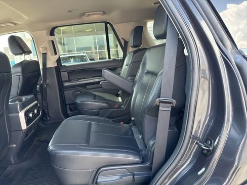 Used 2024 Ford Expedition XLT image 16