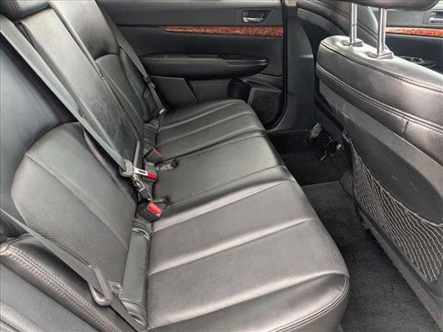 Used 2010 Subaru Outback 2.5i Limited image 18