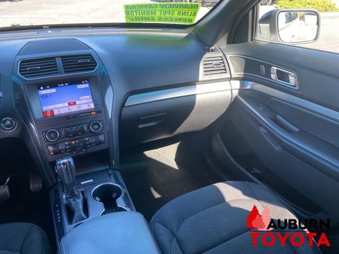 Used 2018 Ford Explorer XLT w/ Equipment Group 201A FWD image 31