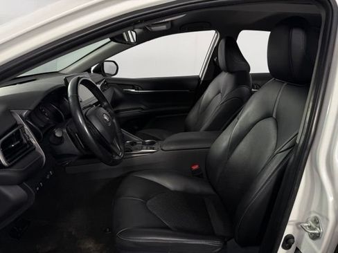 Used 2023 Toyota Camry XSE FWD image 14