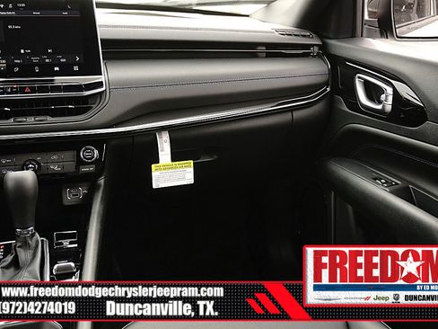 New 2026 Jeep Compass Latitude image 38