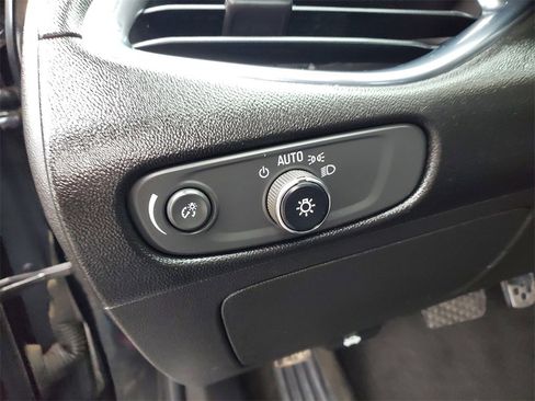 Used 2017 Chevrolet Malibu LT image 12