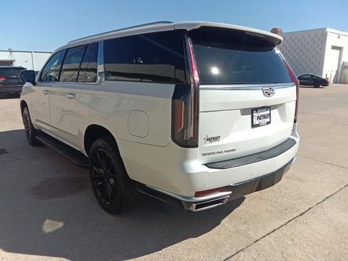 Used 2021 Cadillac Escalade ESV Luxury image 3