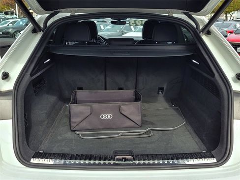 Used 2020 Audi Q8 Premium Plus image 33