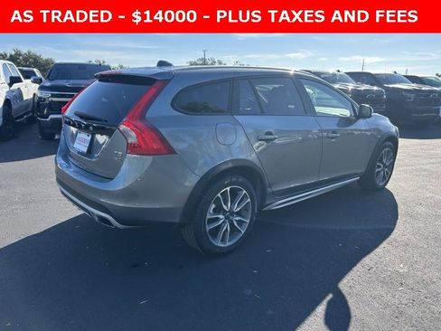 Used 2017 Volvo V60 T5 Cross Country w/ Climate Package image 6