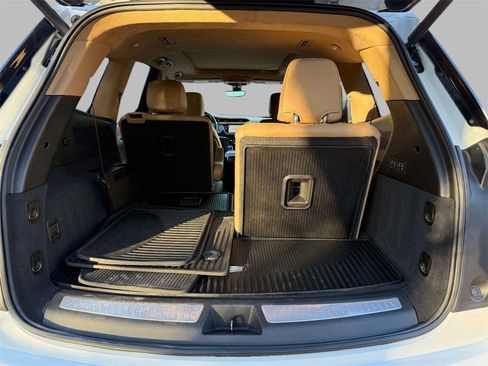 Used 2025 Cadillac XT6 Sport w/ Platinum Package image 17