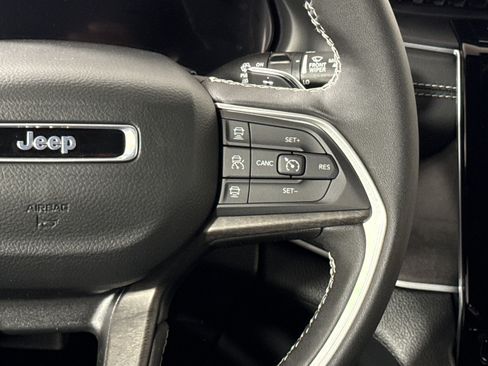 New 2025 Jeep Grand Cherokee Limited image 15