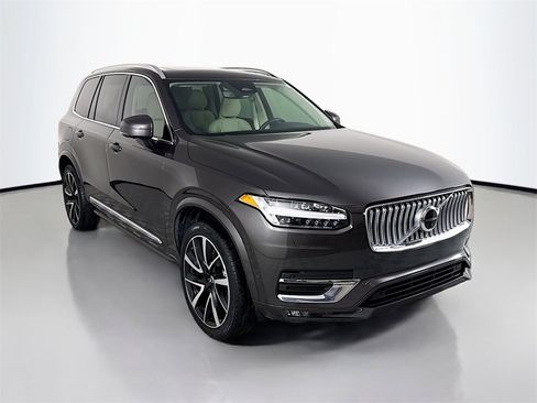 Used 2023 Volvo XC90 B6 Plus w/ Protection Package Premier image 7
