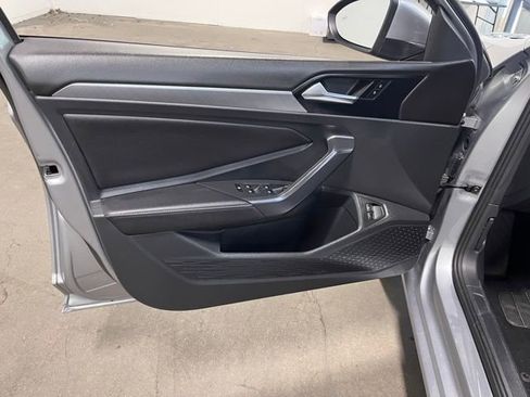 Used 2024 Volkswagen Jetta SE image 24