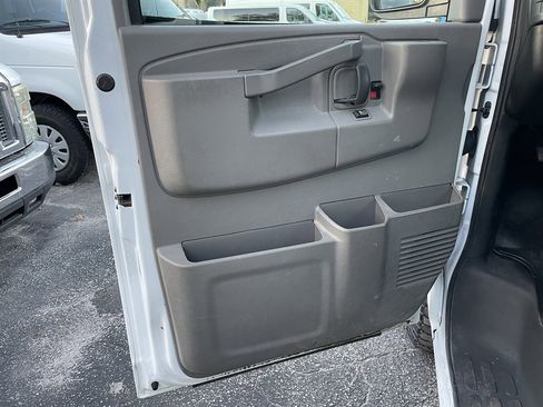 Used 2017 Chevrolet Express 3500 LT w/ LT Preferred Equipment Group image 29