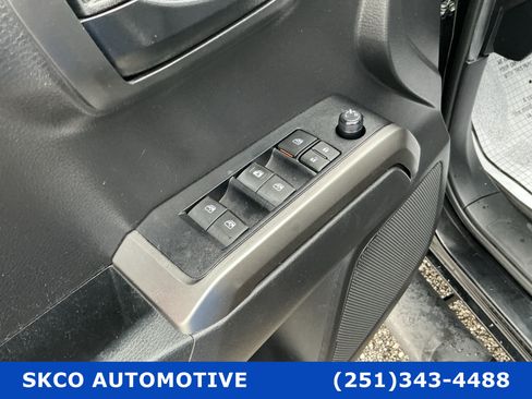 Used 2022 Toyota Tacoma SR5 w/ Technology Package RWD image 22