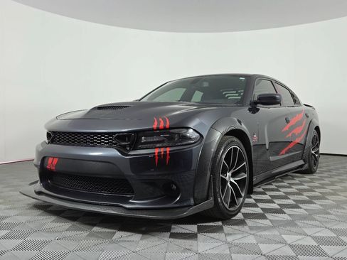 Used 2018 Dodge Charger R/T Scat Pack RWD image 3