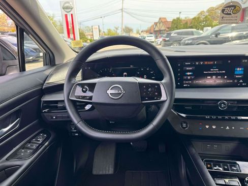 Certified 2025 Nissan Murano SV AWD/4WD image 12