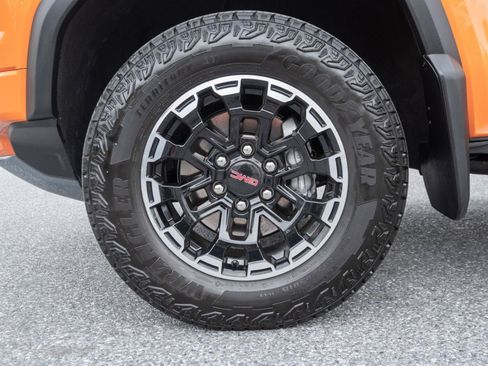 Used 2026 GMC Canyon AT4 w/ AT4 Premium Package AWD/4WD image 18