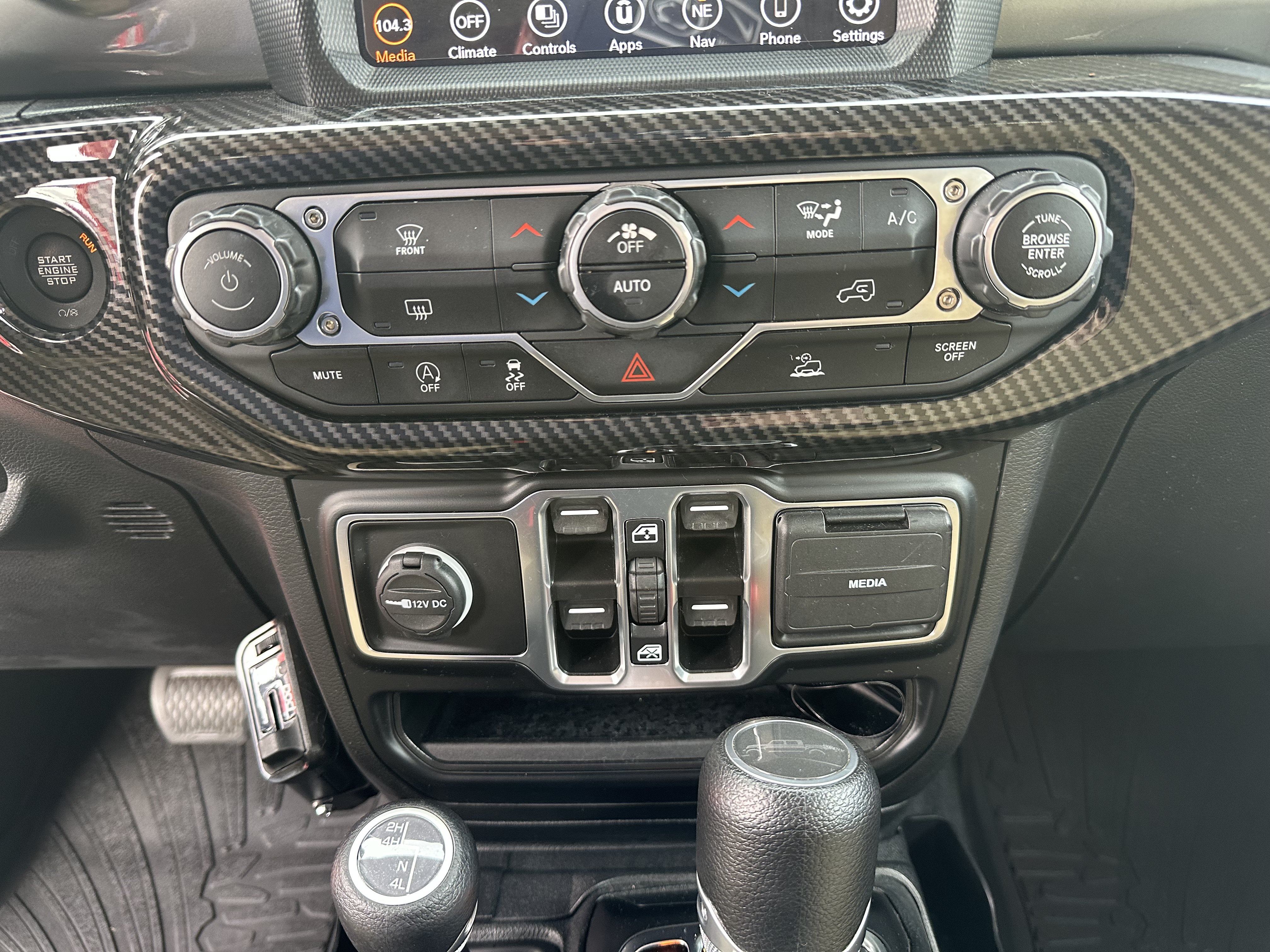 Used 2023 Jeep Gladiator Overland AWD/4WD image 24