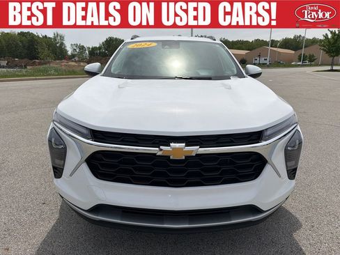 Used 2024 Chevrolet Trax LT w/ Driver Confidence Package FWD image 9