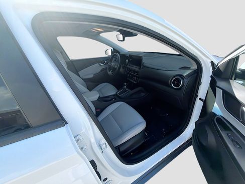 Used 2022 Hyundai Kona Limited FWD image 28