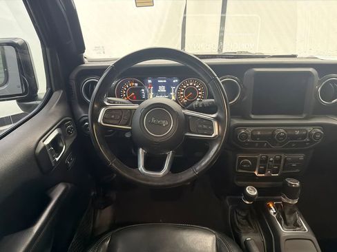 Used 2019 Jeep Wrangler Unlimited Sahara image 23