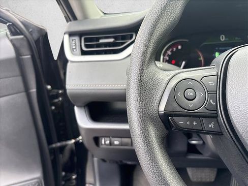 Certified 2025 Toyota RAV4 XLE FWD image 18