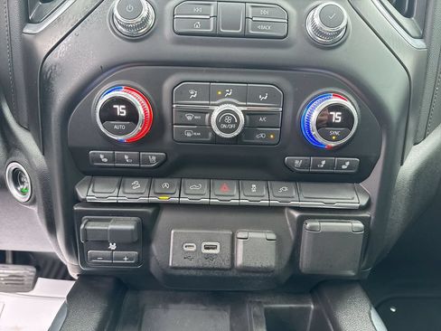 Used 2021 GMC Sierra 1500 AT4 w/ AT4 Preferred Package AWD/4WD image 25