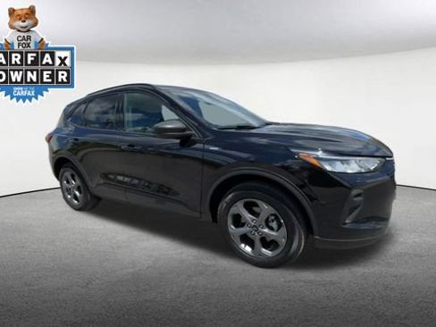 Certified 2025 Ford Escape ST-Line AWD/4WD image 2