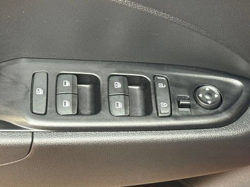 Used 2026 Hyundai Venue SEL FWD image 22