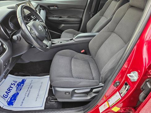 Used 2018 Toyota C-HR XLE image 13