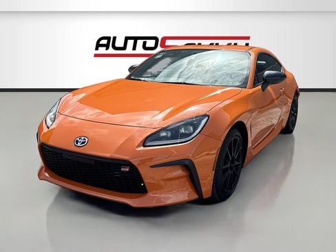 Used 2023 Toyota GR86 10th Anniversary SE RWD image 3