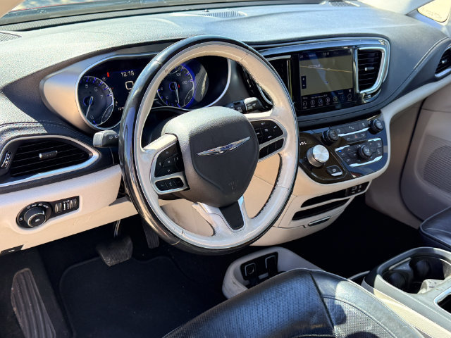 Used 2018 Chrysler Pacifica Limited FWD image 30