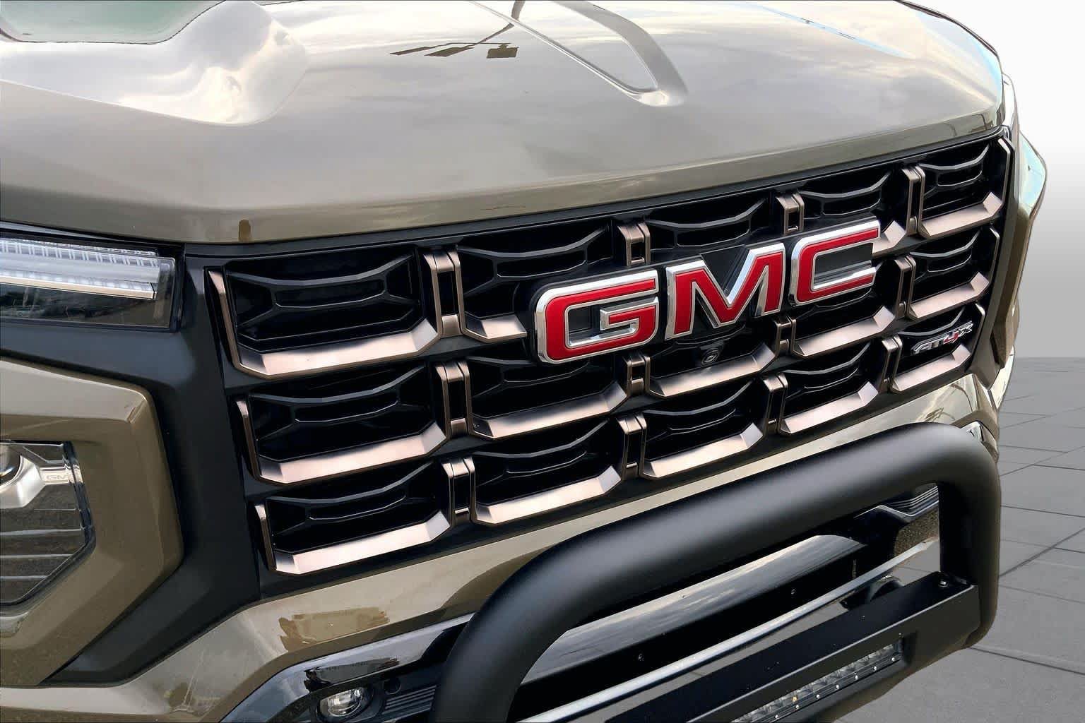 Used 2024 GMC Canyon AT4X AWD/4WD image 30