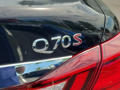 Used 2017 INFINITI Q70 3.7 w/ Sport Package AWD/4WD image 6