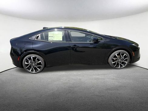New 2026 Toyota Prius Plug-In Hybrid FWD image 10