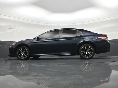 Used 2018 Toyota Camry SE w/ Moonroof Package FWD image 24