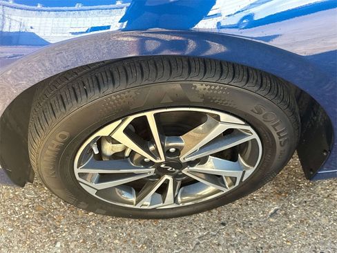 Used 2024 Kia Forte LXS image 6