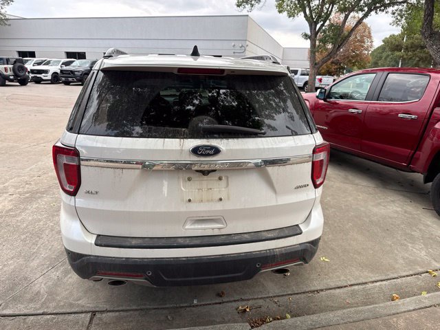 Used 2018 Ford Explorer XLT AWD/4WD image 9