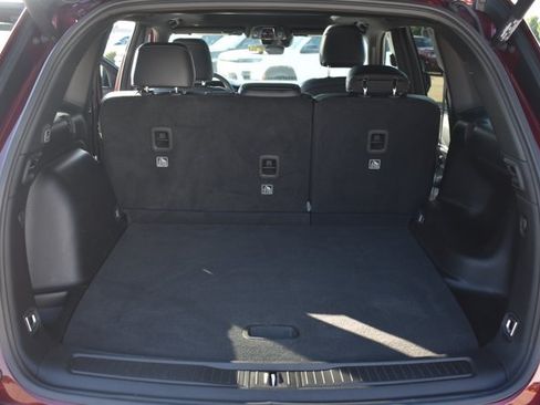 Used 2025 Jeep Grand Cherokee Limited RWD image 17