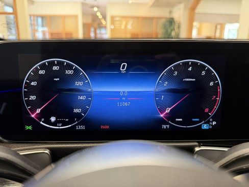 Certified 2025 Mercedes-Benz GLB 250 image 9