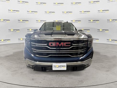 Used 2022 GMC Sierra 1500 SLT w/ SLT Convenience Package AWD/4WD image 8