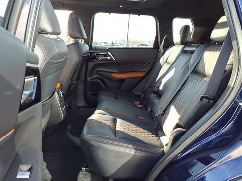 Used 2022 Mitsubishi Outlander SEL image 13