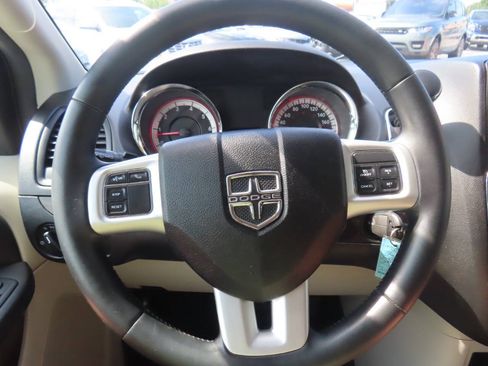 Used 2016 Dodge Grand Caravan SXT w/ Quick Order Package 29G SXT FWD image 44