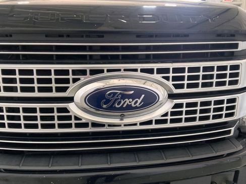 Used 2017 Ford F250 Platinum w/ Platinum Ultimate Package AWD/4WD image 27